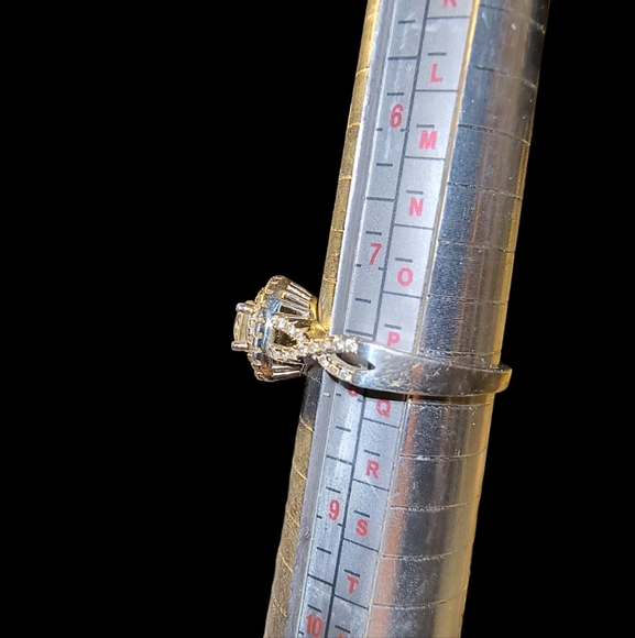 Art Deco Style Sterling Silver & Rhinestone Halo Sparkle Ring - Picture 8 of 10